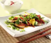 Asia-Pfanne mit Pute und zartem Wokgemüse