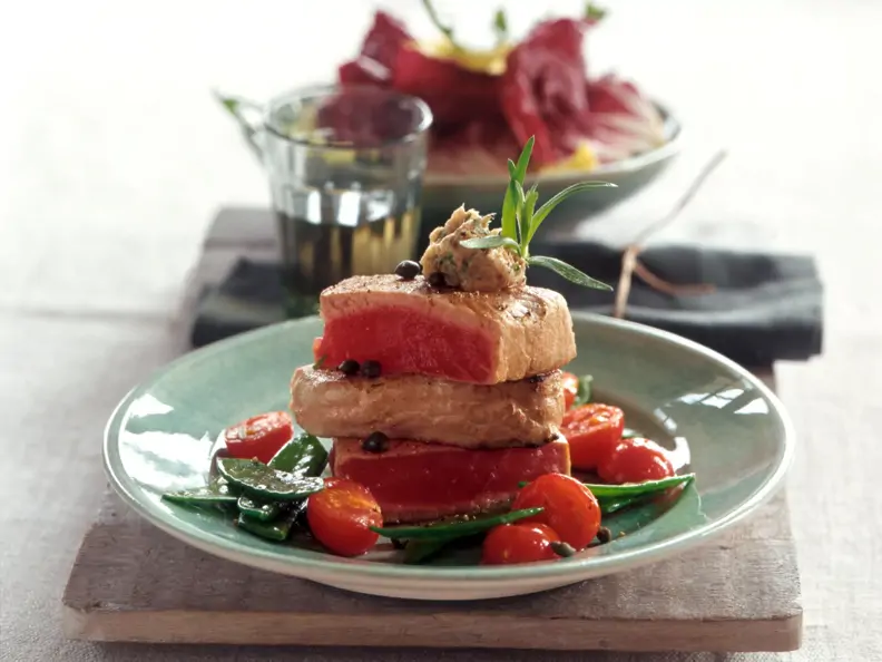 Thunfisch mit Sardellenbutter