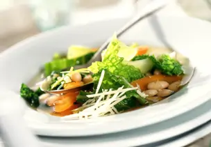 Minestrone mit Gremolata