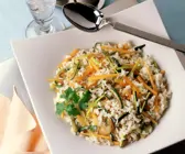 Reispfanne mit Zucchini und Möhren