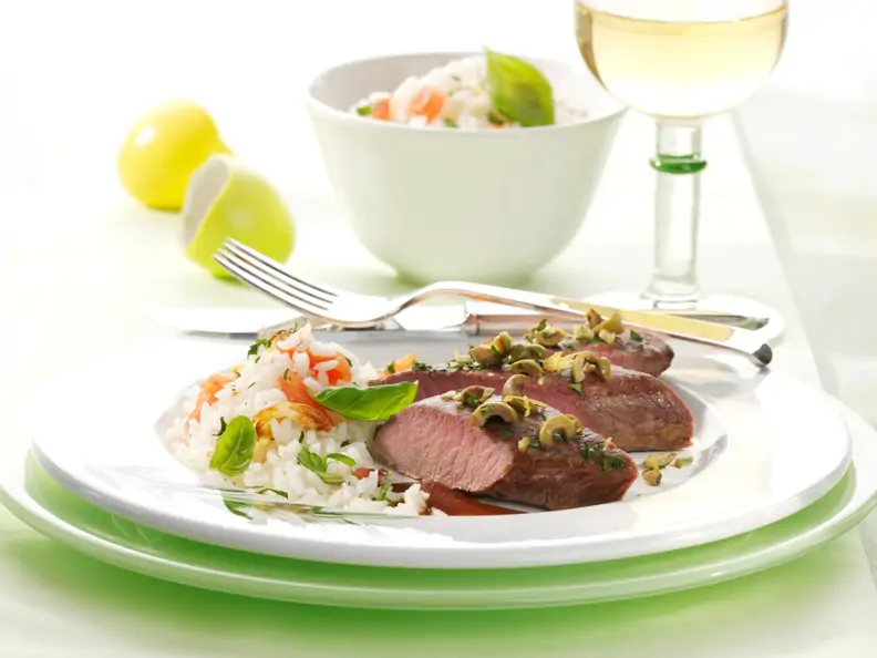 Lammrückenfilet mit Oliven