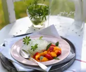 Waldmeister-Mousse mit Obstsalat