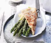 Sesamspargel im Crêpe