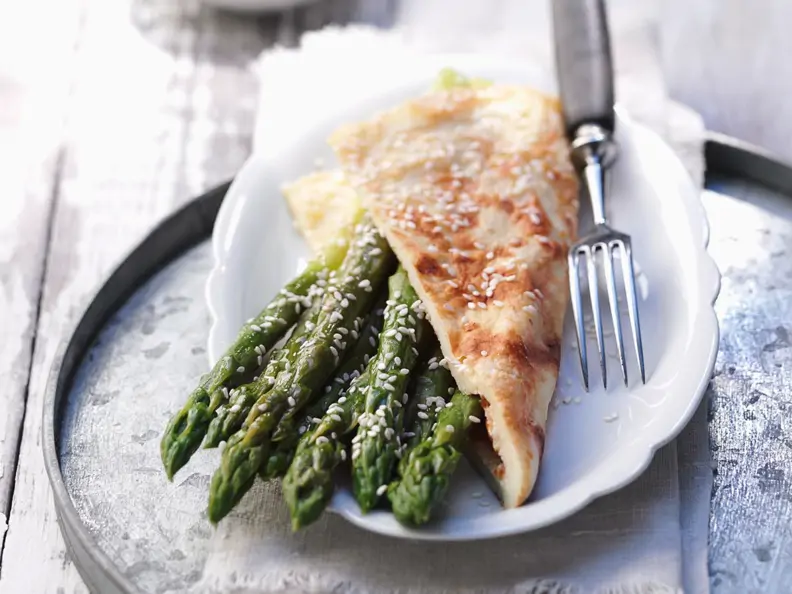 Sesamspargel im Crêpe