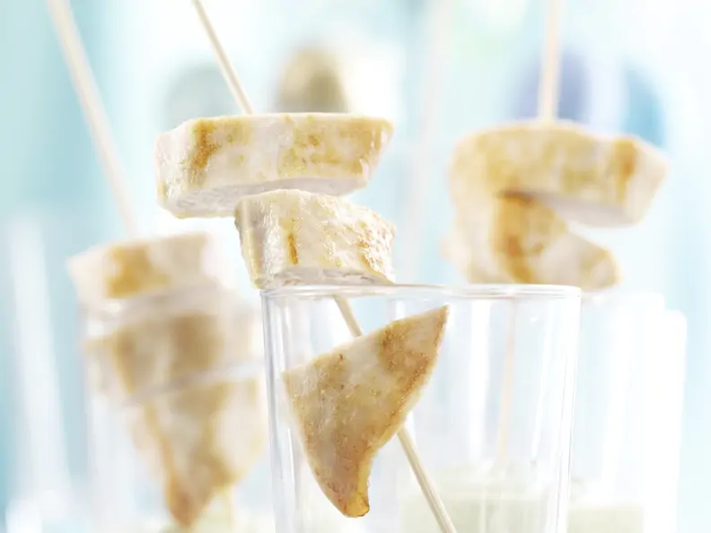 Hähnchensticks mit Kräuter-Minz-Dip