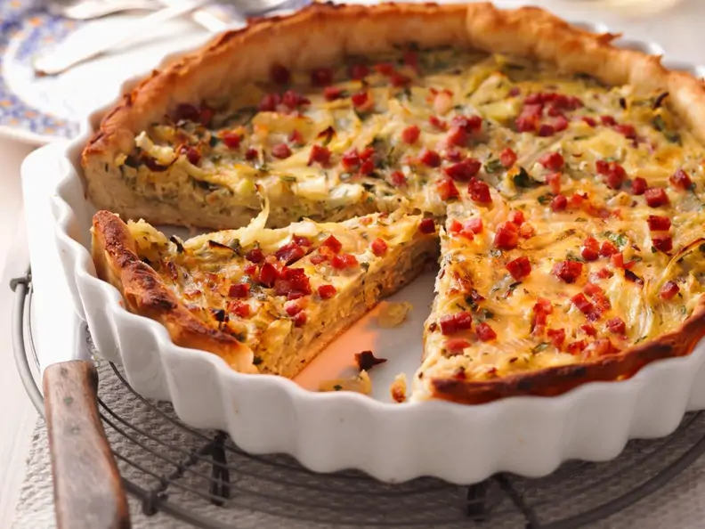 Zwiebelkuchen mit Weißkohl