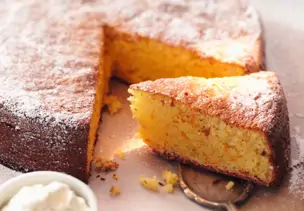 Saftiger Kürbis-Mandelkuchen