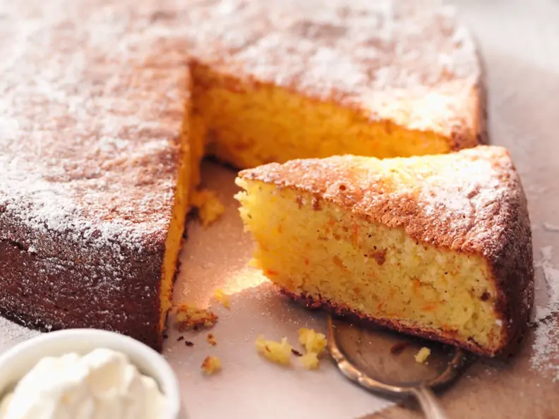 Saftiger Kürbis-Mandelkuchen