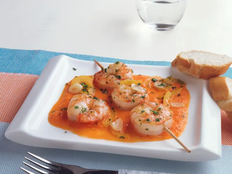 Garnelenspieß mit Paprikasauce