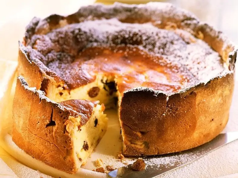 Quarkkuchen mit Rosinen