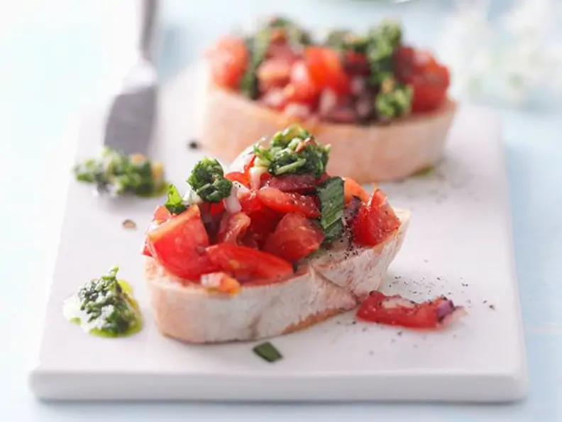 Bärlauchpesto auf Bruschetta