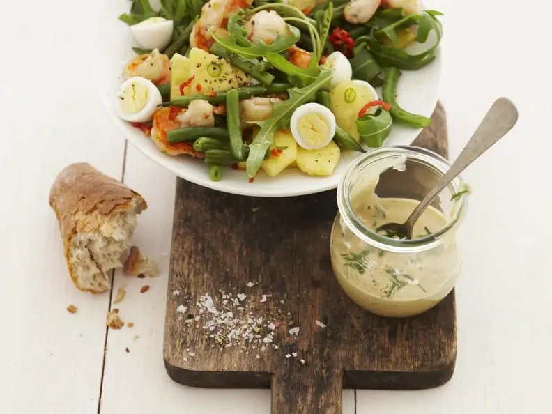 Kartoffel-Bohnen-Salat mit Ei und Rauke