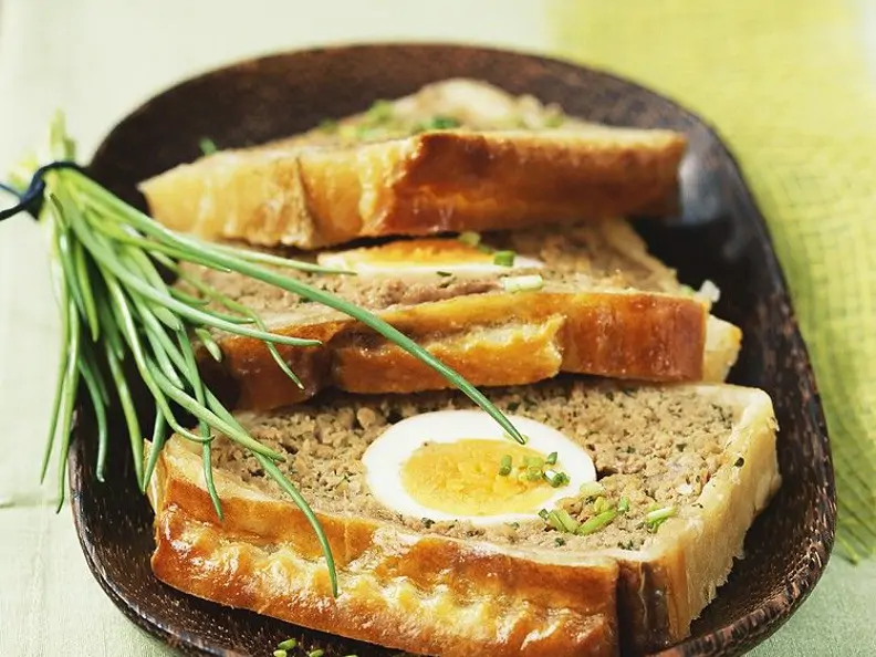 Blätterteigpastete mit Hackfleisch