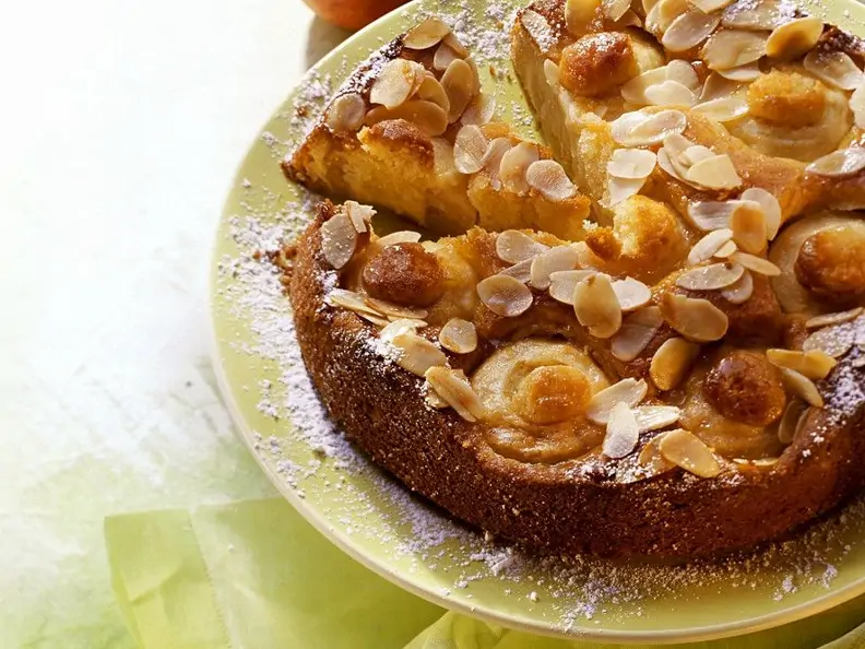 Apfelkuchen mit Mandeln