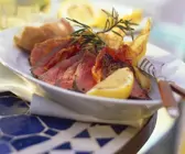 Steaks mit Zitrone