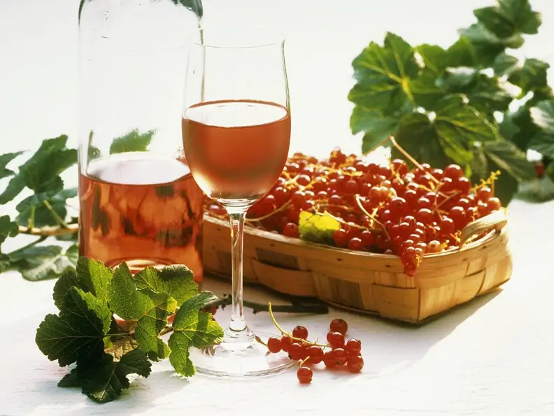 Johannisbeerwein
