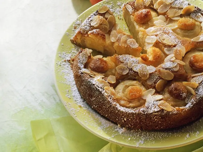 Marzipan-Bratapfelkuchen