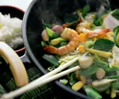 Wokgemüse mit Garnelen