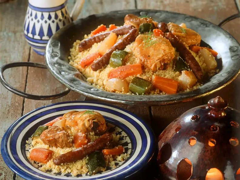 Deftiger Couscous mit Fleisch und Gemüse