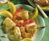 Gegrillte Meeresfrüchtespieße