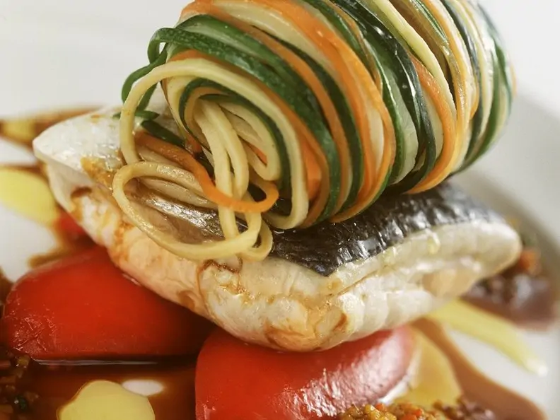 Fischfilet mit Gemüse-Spaghetti