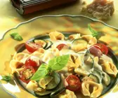 Tortellini mit Gemüse und Gorgonzolasauce