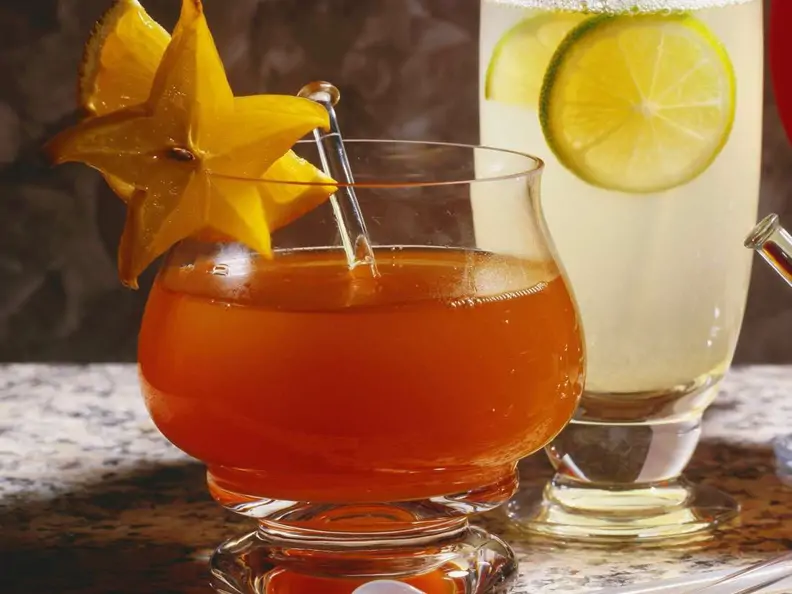 Orangenpunsch mit Karambole