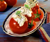 Tomaten mit Quarkfüllung