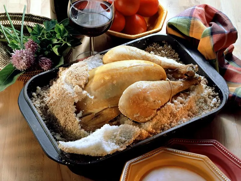 Hähnchen im Salzmantel