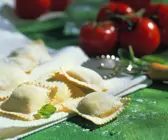 Spinat-Ravioli mit Tomatensauce