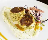 Crab Cakes mit Grießbrei