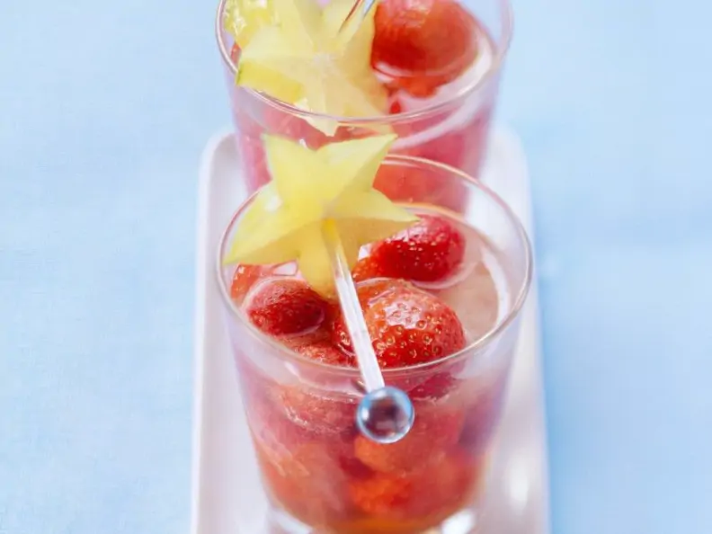 Erdbeerbowle mit Roséwein