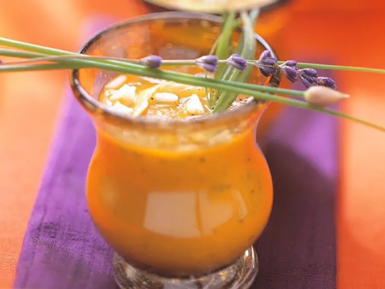 Würzige Kürbissuppe mit Reis