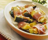 Zucchini-Schinkenspießchen