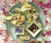 Frittierte Essblüten
