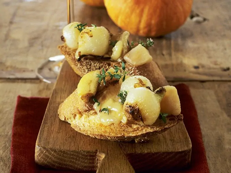 Gratinierte Zwiebel-Brote