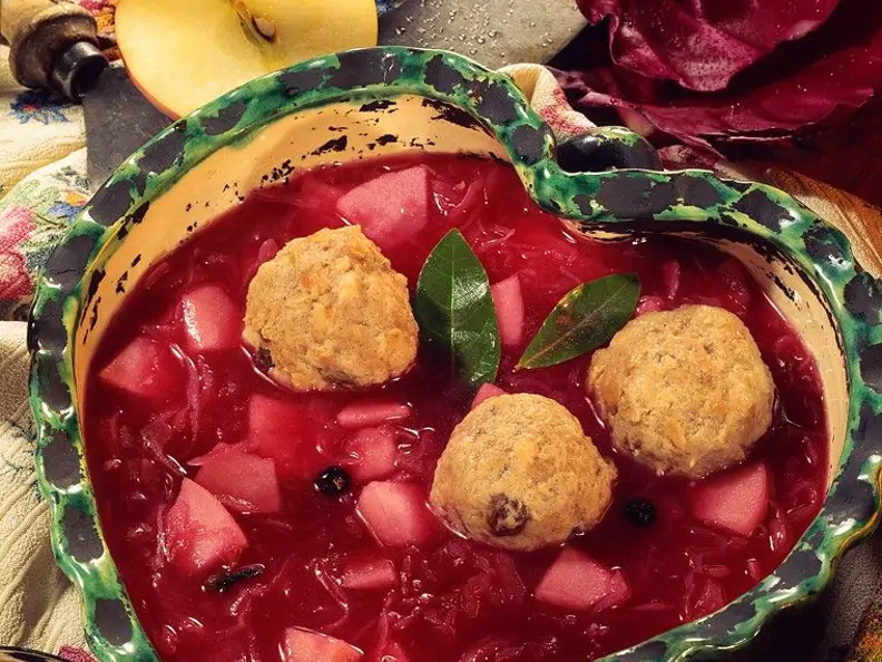 Rotkohl mit Klößchen