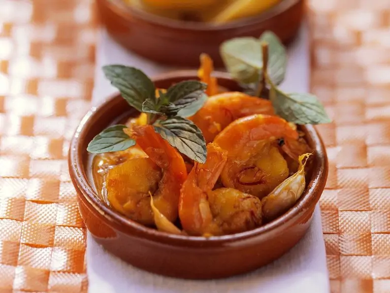 Gebackene Garnelen mit Tomatensauce