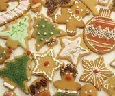 Bunt verzierte Lebkuchenplätzchen