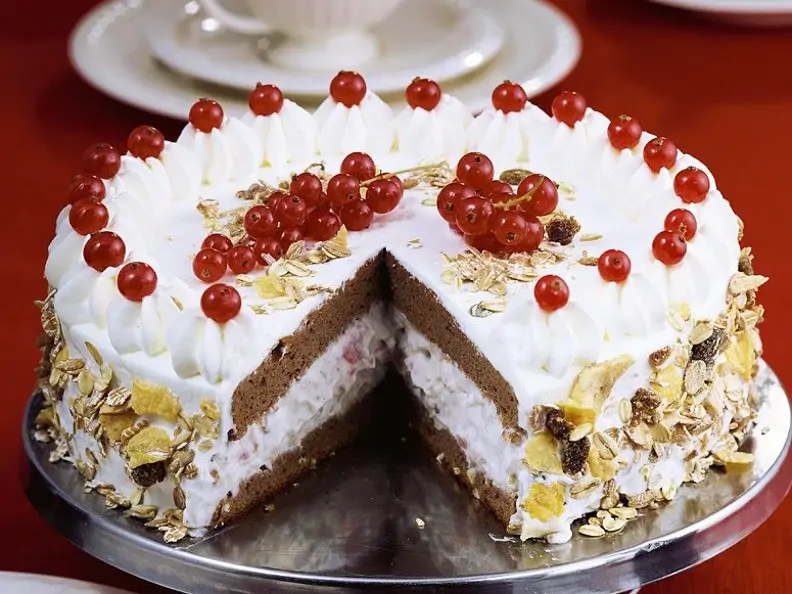 Johannisbeer-Sahnetorte