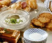 Hähnchensülze mit Rösti und Kräutercreme: