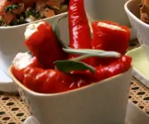 Gefüllte rote Peperoncini