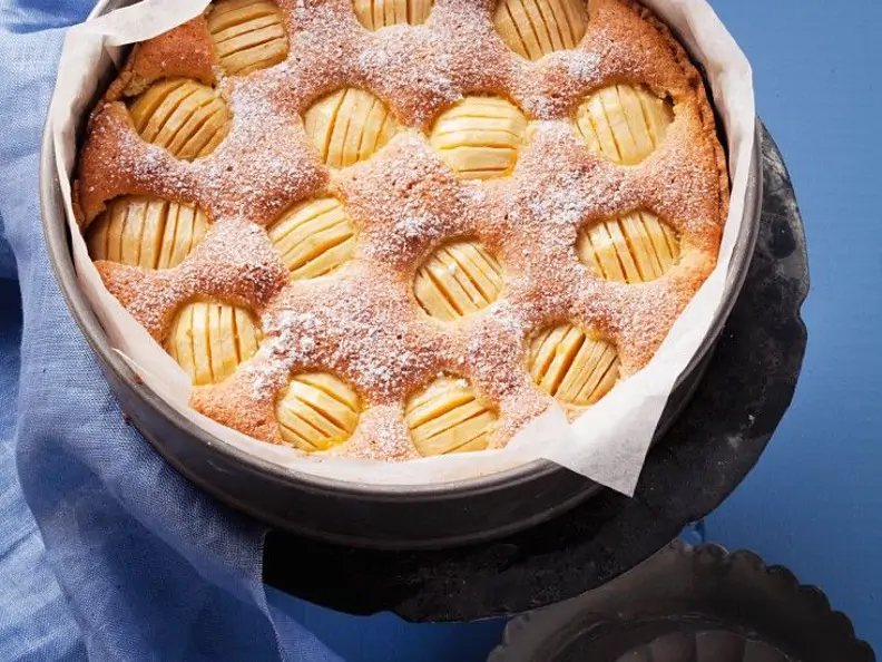 Omas Apfelkuchen mit Rührteig