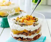Trifle mit Pfirsich
