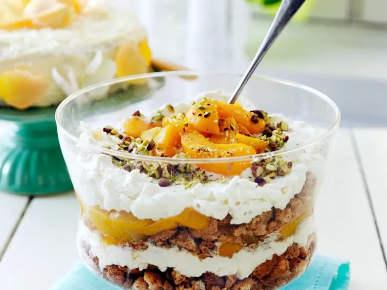 Trifle mit Pfirsich