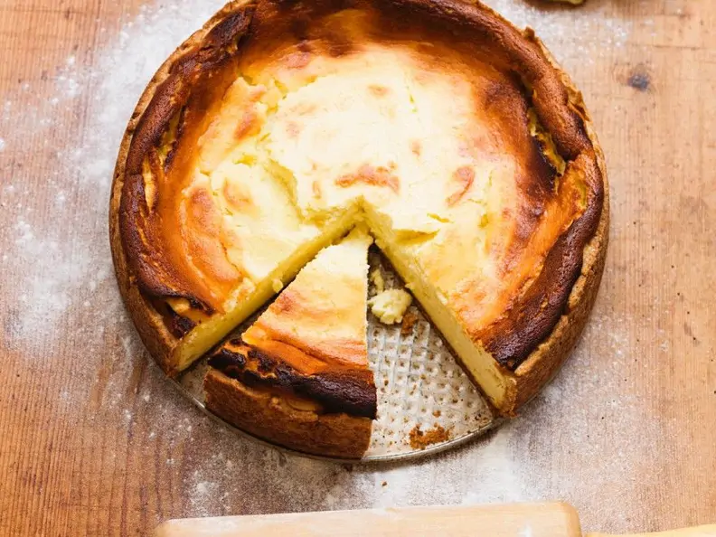 Käsekuchen mit Boden