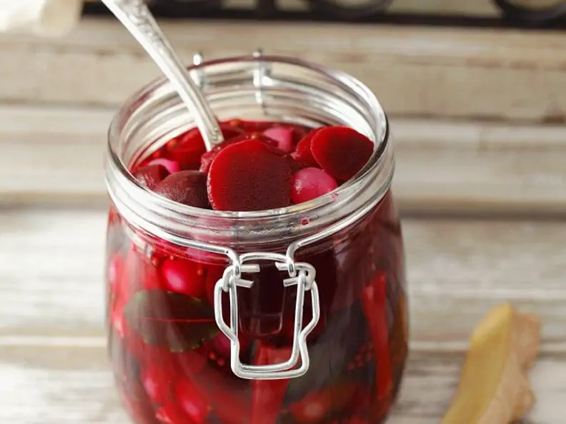 Rote Bete in Essig eingelegt