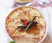 Milchreisauflauf mit Erdbeeren und Zimt
