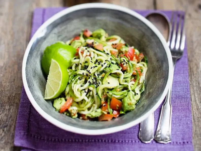Zucchinisalat mit Tomaten
