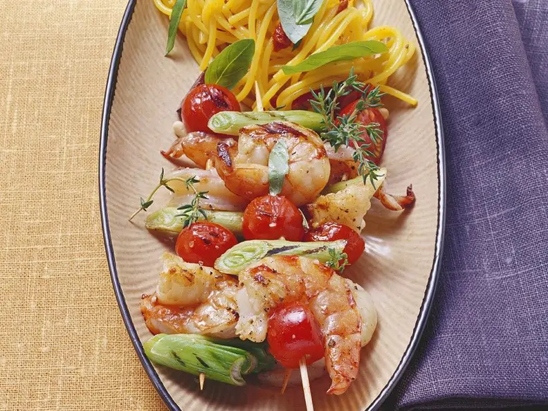 Gegrillte Shrimps-Spieße